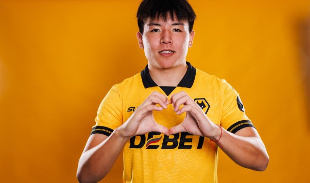 官方公告显示徐彬加盟的是巴恩斯利U21，并将同时效力狼队U21