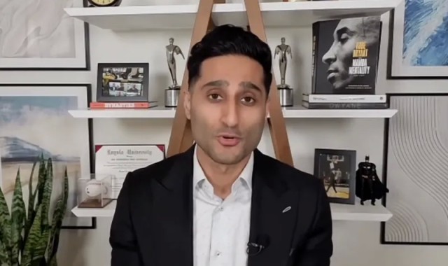 开云网站-虚惊一场！Shams：赛后约基奇已在更衣室找回了自己的内裤